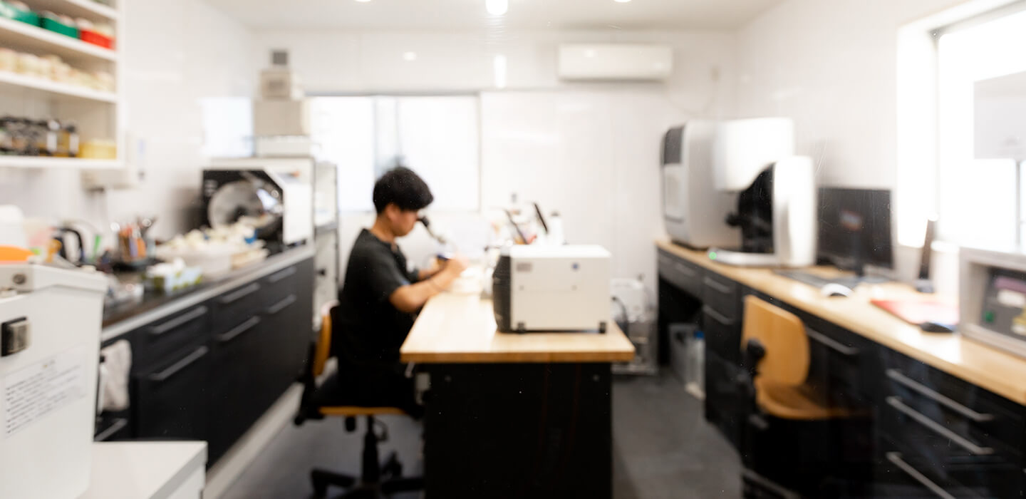 ourslab Ultimate Craftsmanship 最先端の技術で生まれる、最高のフィット感と機能性